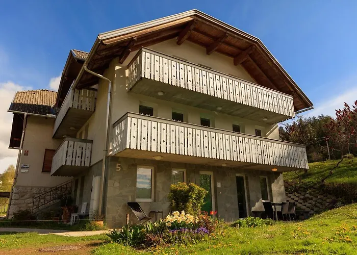 Lake House Sebanc